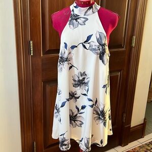 Lulu’s   NWT   High Neck  Halter style Dress white florals of blue/pink   Size M